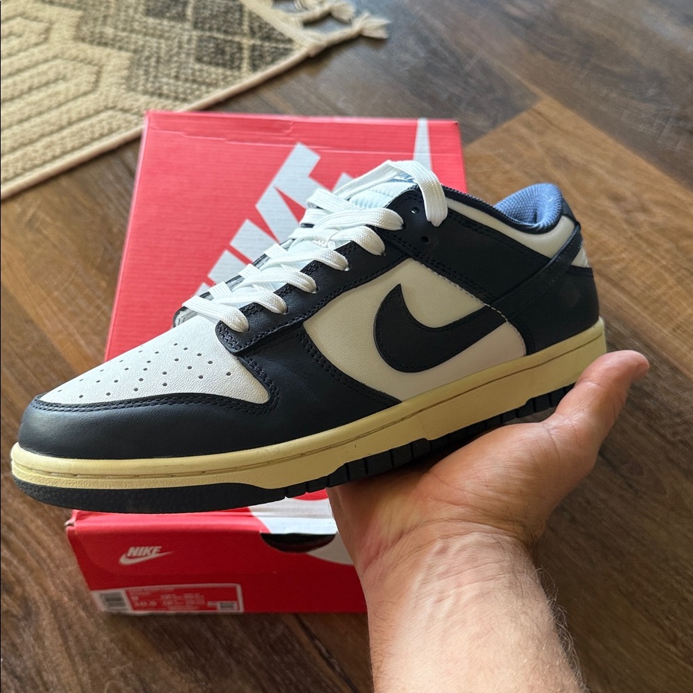 Nike Navy / Cream Dunks